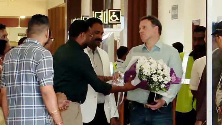 മെസി പടയുടെ കേരളാ സന്ദർശനം; അർജന്‍റീന ടീം മാനേജർ ജവഹർലാൽ നെഹ്റു സ്റ്റേഡിയം സന്ദർശിച്ചു