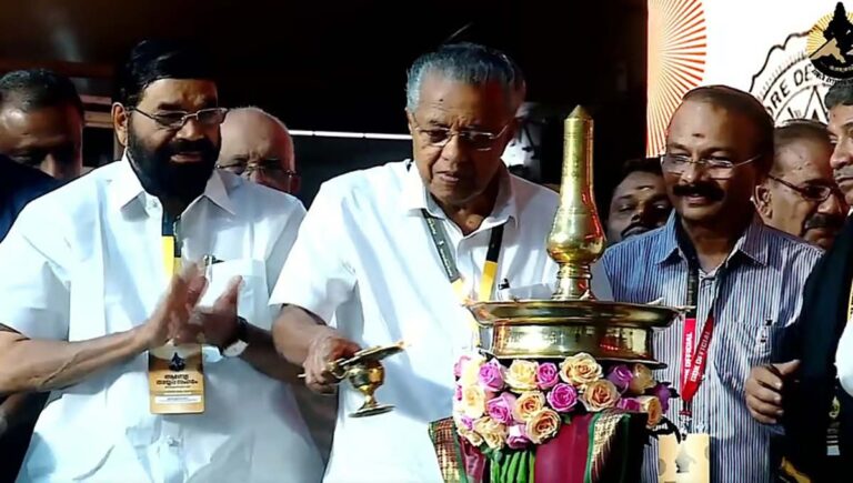 ശബരിമല സര്‍വധര്‍മ സമഭാവനയുടെ പ്രതീകമാണെന്നും അവിടുത്തെ മതാതീത ആത്മീയത അത്യപൂര്‍വതയാണ് : മുഖ്യമന്ത്രി