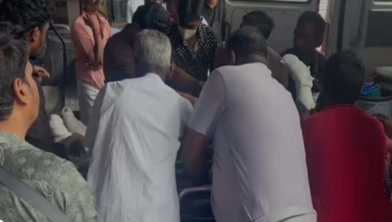 പാലക്കാട് വീടിനുള്ളിൽ പൊട്ടിത്തെറി; രണ്ട് പേർക്ക് പരിക്ക്