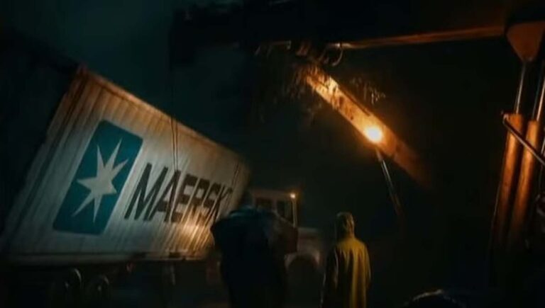 താമരശ്ശേരി ചുരത്തില്‍ വന്‍ഗതാഗത കുരുക്ക്; ആറാം വളവില്‍ വീണ്ടും കണ്ടെയ്നര്‍ ലോറി കുടുങ്ങി