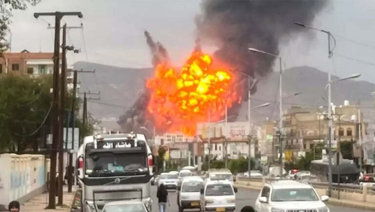 യെമനിൽ ഇസ്രായേൽ ആക്രമണം; 35 മരണം, 131 ലേറെ പേർക്ക് പരിക്ക്‌