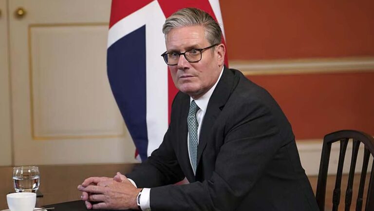 കുടിയേറ്റ വിരുദ്ധ പ്രകടനത്തെ തള്ളി ബ്രിട്ടീഷ് പ്രധാനമന്ത്രി