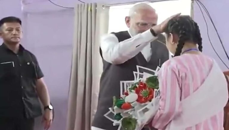 ഒടുവില്‍ മോദി മണിപ്പൂരില്‍; കലാപ ബാധിതരെ കണ്ടു