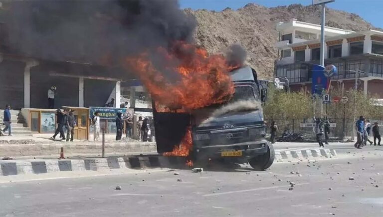 ലഡാക്കിൽ പ്രതിഷേധം കത്തുന്നു; നാല് പേർ കൊല്ലപ്പെട്ടു