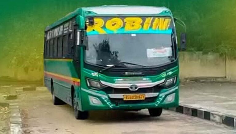 റോബിന്‍ ബസ് തമിഴ്‌നാട് മോട്ടോര്‍ വാഹന വകുപ്പ് കസ്റ്റഡിയിലെടുത്തു