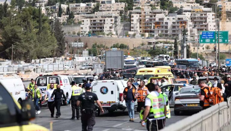 ജറൂസലേമിൽ ഓടിക്കൊണ്ടിരിക്കുന്ന ബസിൽ വെടിവെപ്പ് : ആറു പേർ കൊല്ലപ്പെട്ടു, നിരവധി പേര്‍ക്ക് പരിക്ക്