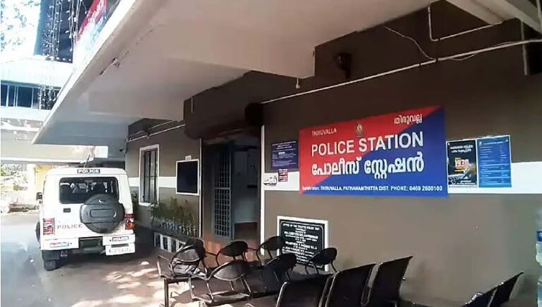 എഐജിയുടെ വാഹനം ഇടിച്ചു; പരിക്കേറ്റ അതിഥി തൊഴിലാളിയായ കാല്‍നടയാത്രക്കാരനെ പ്രതിയാക്കി തിരുവല്ല പൊലീസ്