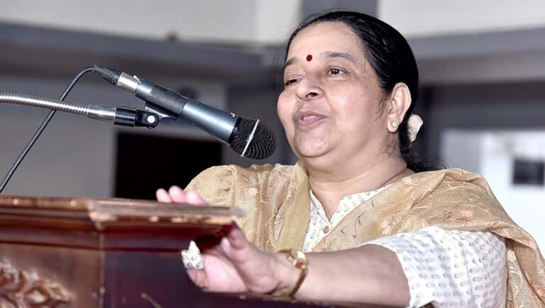 ചെവിയിലും കൈയിലും ഹോമിയോ മരുന്ന് പുരട്ടി ശ്വാസകോശത്തിലെ മുറിവ് ഭേദമായി : ഉമ തോമസ് എംഎല്‍എ