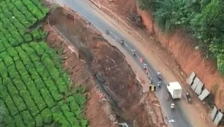 കൊച്ചി- ധനുഷ് കോടി ദേശീയപാതയിൽ രണ്ടാം ബ്രിഡ്ജിന്റെ നിര്‍മാണം നടക്കുന്ന മേഖലയില്‍ വീണ്ടും മണ്ണിടിച്ചില്‍