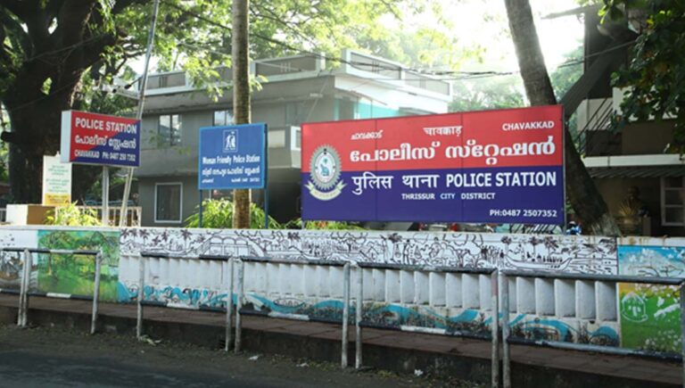 ചാവക്കാട് പൊലീസിന് നേരെ ആക്രമണം; എസ്‌ഐക്കും സിപിഒയ്ക്കും കുത്തേറ്റു