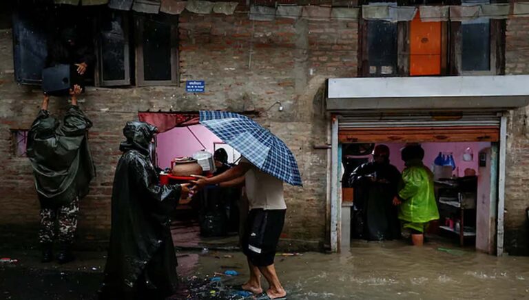 നേപ്പാളിൽ ശക്തമായ മഴയിൽ മണ്ണിടിച്ചിലിലും വെള്ളപ്പൊക്കവും; 22 മരണം