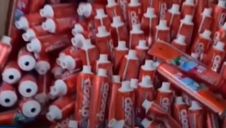 ഡല്‍ഹിയിൽ വ്യാജ ക്ലോസപ്പ് ടൂത്ത് പേസ്റ്റ് നിർമിക്കുന്ന വന്‍ റാക്കറ്റ് പിടിയില്‍