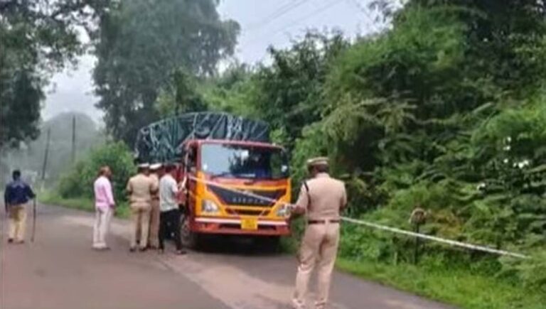 അനധികൃത കാലിക്കടത്ത് : മലയാളി ലോറി ഡ്രൈവറെ കര്‍ണാടക പൊലീസ് വെടിവെച്ചു പിടിച്ചു