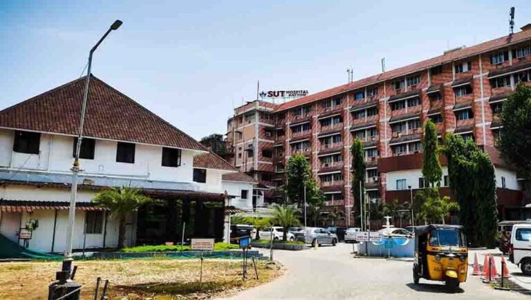 തിരുവനന്തപുരം എസ്‌യുടി ആശുപത്രിയിൽ ഭാര്യയെ ഭർത്താവ് കഴുത്ത് ഞെരിച്ച് കൊന്നു