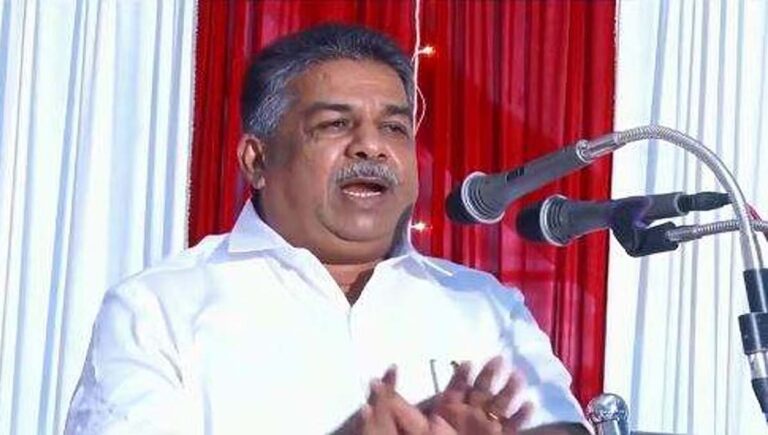 ക്ഷേത്രങ്ങളിൽ ഏറ്റവും കൂടുതല്‍ കൊള്ള നടന്നത് ഉമ്മന്‍ചാണ്ടി സര്‍ക്കാരിന്റെ കാലത്ത് : മന്ത്രി സജി ചെറിയാന്‍