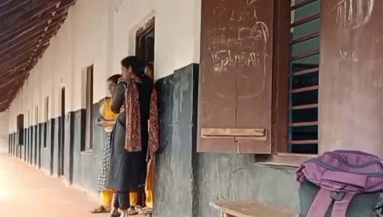 അയണ്‍ ഗുളികകള്‍ മത്സരിച്ച് കഴിച്ചു; കൊല്ലത്ത് ആറ് സ്‌കൂള്‍ വിദ്യാര്‍ഥികള്‍ ആശുപത്രിയില്‍