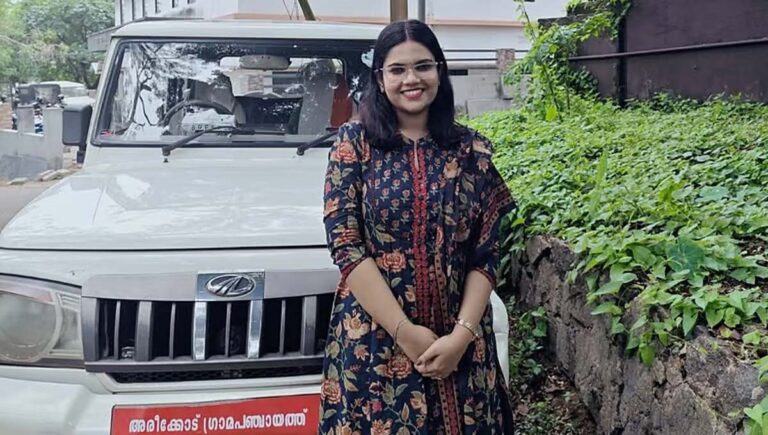 സംസ്ഥാനത്തെ പ്രായം കുറഞ്ഞ പഞ്ചായത്ത് സെക്രട്ടറി പരവൂര്‍ സ്വദേശിനി ഗൗരി അരീക്കോട് ചുമതലയേറ്റു