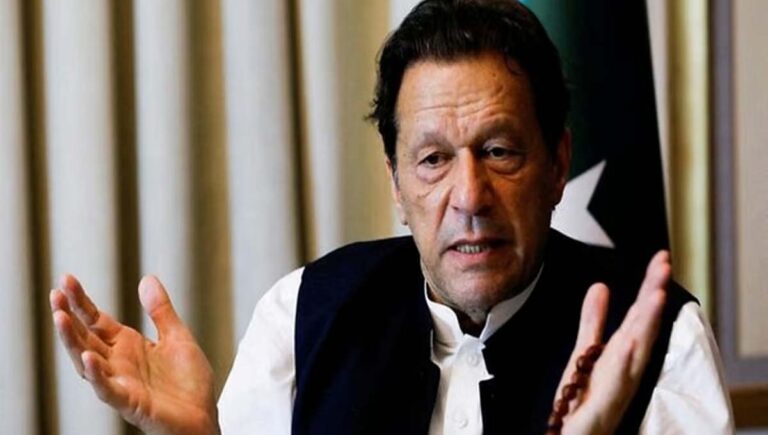 ഇമ്രാന്‍ ഖാന്‍ പാക് ജയിലില്‍ കൊല്ലപ്പെട്ടു?; അഭ്യൂഹങ്ങള്‍ക്കിടെ മുന്‍ പ്രധാനമന്ത്രിയെ കാണാന്‍ അനുമതി തേടി സഹോദരിമാര്‍