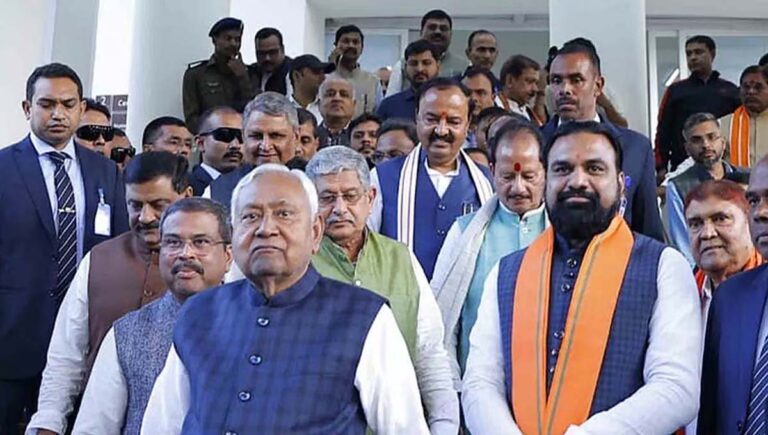 ബിഹാർ എന്‍ഡിഎ സര്‍ക്കാരിലെ ഭൂരിപക്ഷം മന്ത്രിമാരും കോടീശ്വരന്‍മാരും, ക്രിമിനല്‍ കേസ് പ്രതികളും