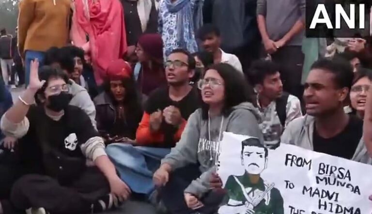 ഡല്‍ഹിയിലെ മലിനീകരണ സമരത്തില്‍ മാവോയിസ്റ്റ് മുദ്രാവാക്യം; കേസെടുത്ത് പൊലീസ്