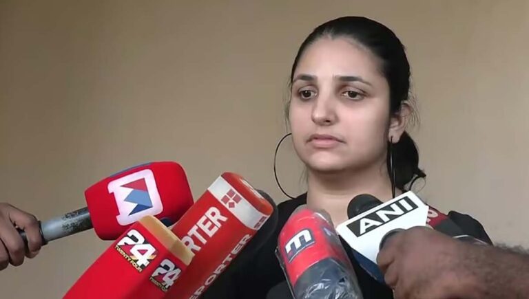 രാഹുൽ മാങ്കൂട്ടത്തിൽ അനുയായികളുടെ ഭീഷണിയും അസഭ്യവര്‍ഷവും; പരാതി നൽകി നടി റിനി ആന്‍ ജോര്‍ജ്