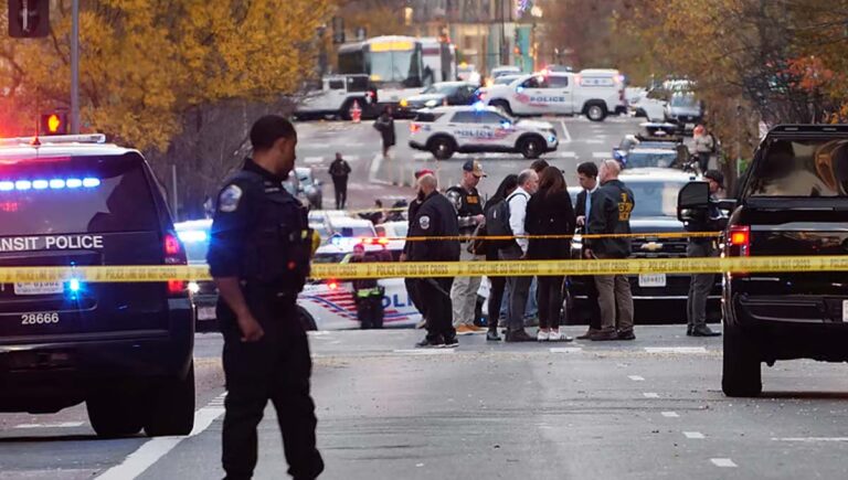 വൈറ്റ്ഹൗസിന് സമീപം വെടിവെപ്പ്; രണ്ട് സൈനികര്‍ക്ക് പരിക്ക്