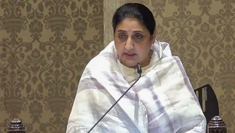 മഹാരാഷ്ട്ര ഉപമുഖ്യമന്ത്രിയായി അജിത് പവാറിന്റെ ഭാര്യ സുനേത്ര പവാര്‍ അധികാരമേറ്റു