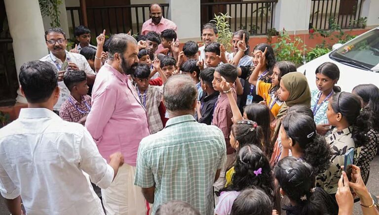 വിദ്യാര്‍ഥികളുടെ പഠനഭാരം ഇപ്പോള്‍ പഠിക്കുന്ന സിലബസിനേക്കാള്‍ 25 ശതമാനം കുറയ്ക്കും : വിദ്യാഭ്യാസ മന്ത്രി