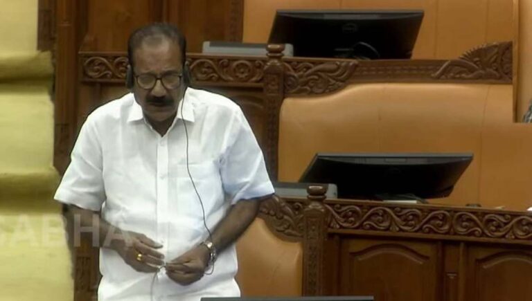 ജനവാസ മേഖലയിൽ നിന്ന് പിടികൂടുന്ന വന്യമൃഗങ്ങളെ തൃശൂർ സുവോളജിക്കൽ പാർക്കിലേക്ക് മാറ്റും : മന്ത്രി എകെ ശശീന്ദ്രൻ