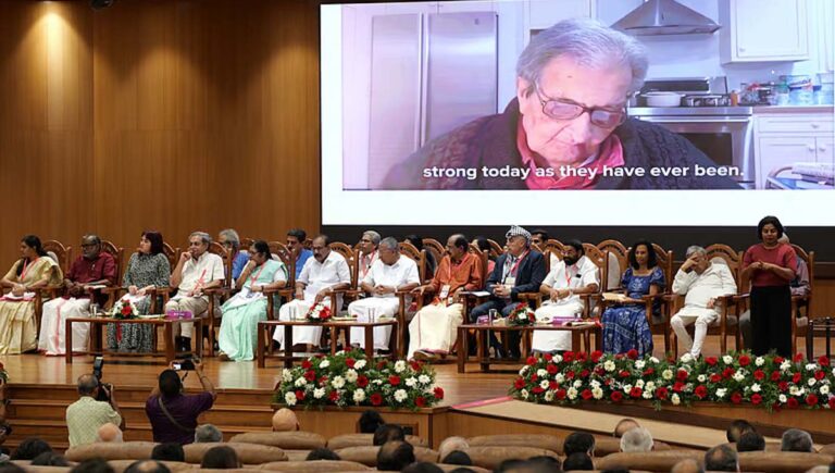 രാജ്യം ഉറ്റുനോക്കുന്ന മാതൃക, മതേതരത്വ സംരക്ഷണത്തില്‍ കേരളം ഇന്ത്യയെ നയിക്കണം : അമര്‍ത്യാ സെന്‍