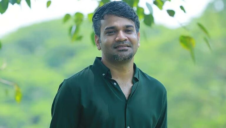 മകരവിളക്ക് ദിവസം പമ്പയില്‍ ഷൂട്ടിങ്; സംവിധായകന്‍ അനുരാജ് മനോഹറിന് നോട്ടീസ്