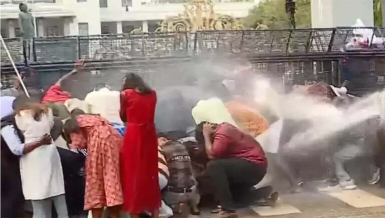 കലോത്സവ ഫണ്ട് അനുവദിക്കാത്തതില്‍ കേരള സർവകലാശാലയിലേക്ക് എസ്എഫ്ഐ നടത്തിയ മാർച്ചിൽ സംഘർഷം