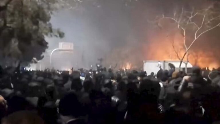 ഇറാനിലെ ബന്ദർ അബ്ബാസ് തുറമുഖത്ത് സ്ഫോടനം