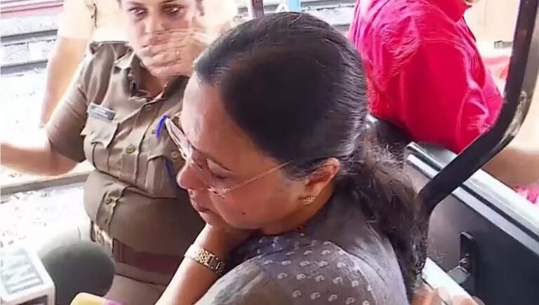 കണ്ണൂരിൽ കെ.എസ്.യു പ്രതിഷേധത്തിനിടെ ആരോഗ്യമന്ത്രിക്ക് പരിക്ക്; ആശുപത്രിയിലേക്ക് മാറ്റി