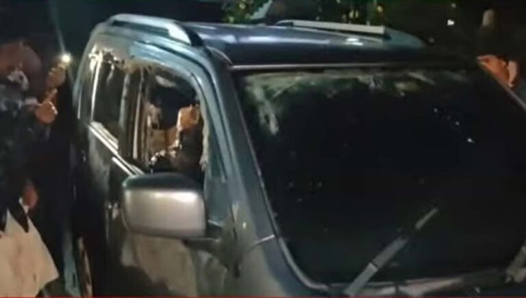 വയനാട്ടില്‍ കാറിന് പെട്രോള്‍ ഒഴിച്ച് തീ കൊളുത്തിയാള്‍ മരിച്ചു; ഭാര്യയും മൂന്നു കുട്ടികളും പൊള്ളലേറ്റ് ചികിത്സയില്‍