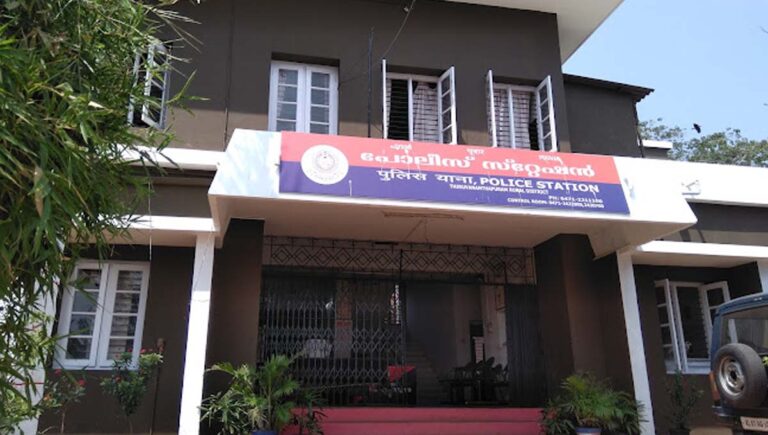 കൈക്കൂലി ആരോപണം : രുവനന്തപുരത്ത് എസ്‌ഐയെയും എഎസ്‌ഐയെയും അടിയന്തര ട്രാന്‍സ്ഫര്‍