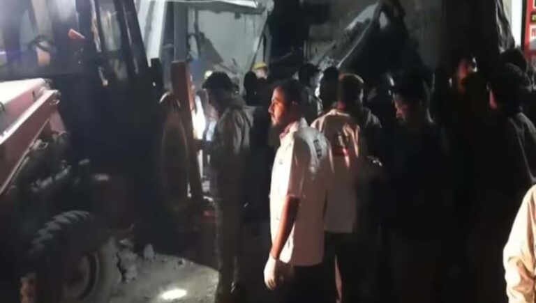 രാജസ്ഥാനിൽ മൂന്നുനില കെട്ടിടം തകർന്ന് വീണു; രണ്ട് മരണം, നിരവധി പേർക്ക് പരിക്ക്