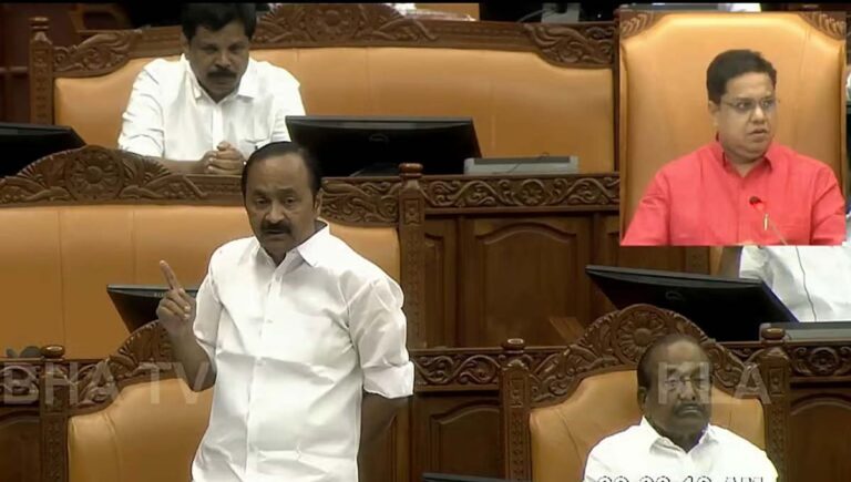 ശബരിമല സ്വര്‍ണക്കൊള്ള : നിയമസഭയില്‍ ഇന്നും പ്രതിപക്ഷ പ്രതിഷേധം