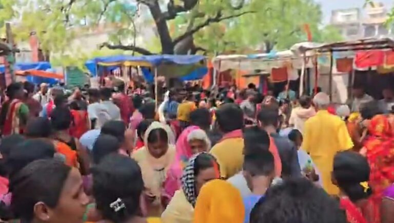 ബിഹാറിലെ ക്ഷേത്രത്തിലുണ്ടായ തിക്കിലും തിരക്കിലും എട്ടു മരണം; നിരവധി പേര്‍ക്ക് പരിക്ക്