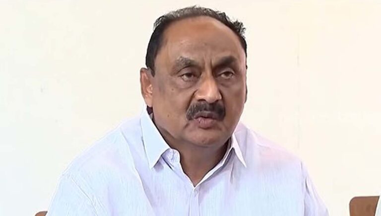 മുന്‍ മന്ത്രി വി സുരേന്ദ്രന്‍ പിള്ള ആര്‍ജെഡി നിന്ന് രാജിവച്ചു