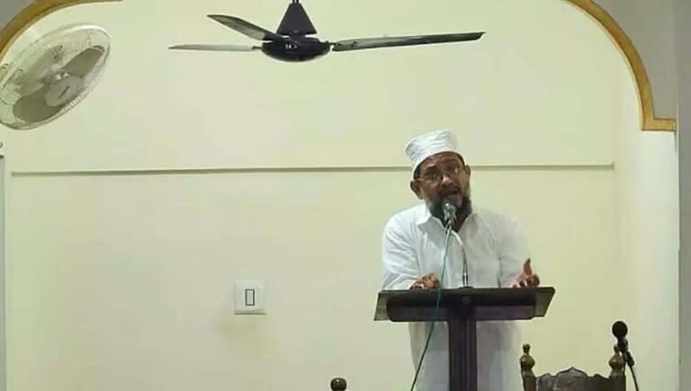 പാലക്കാട് പെരുന്നാൾ ഖുതുബക്കിടെ ഇമാം കുഴഞ്ഞ് വീണ് മരിച്ചു