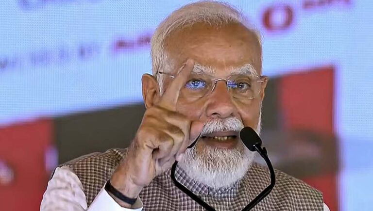 നോയിഡ വിമാനത്താവളം ഉദ്ഘാടനം ചെയ്ത് മോദി