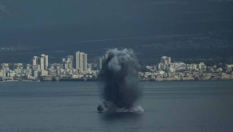 പശ്ചിമേഷ്യയില്‍ സംഘര്‍ഷം അതിരൂക്ഷം; കുവൈത്ത് തീരത്ത് കപ്പലില്‍ സ്‌ഫോടനം