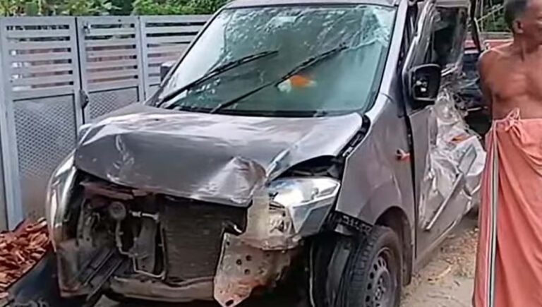 ചേര്‍ത്തലയില്‍ കാറും ടിപ്പര്‍ ലോറിയും കൂട്ടിയിടിച്ചു; രണ്ടു യുവാക്കള്‍ മരിച്ചു