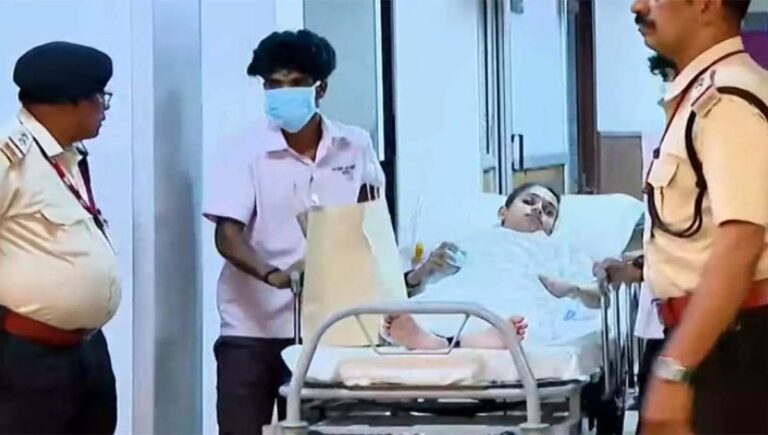 വർക്കല ട്രെയിൻ ആക്രമണത്തിനിരയായ ശ്രീക്കുട്ടി ആശുപത്രി വിട്ടു