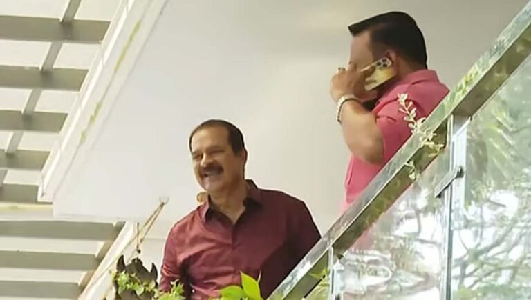 ഒളരിക്ക് പിന്നാലെ തൃശൂര്‍ വാടാനപ്പള്ളിയിലും കിറ്റ് വിതരണ വിവാദം