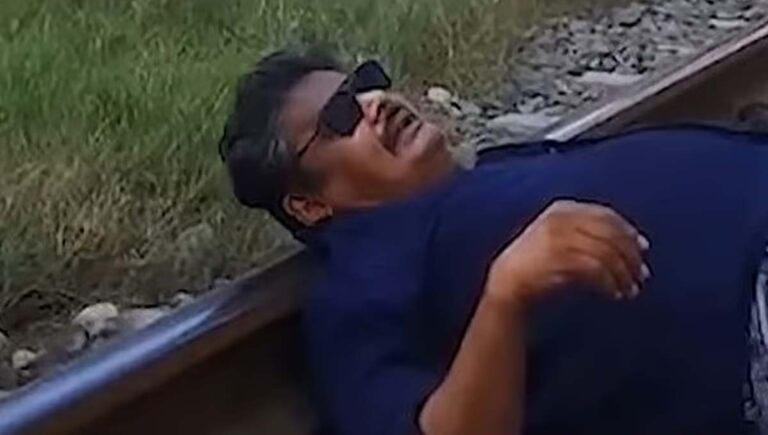 തെരഞ്ഞെടുപ്പു പ്രചാരണത്തിനിടെ പാളത്തിൽ തലവച്ചു കിടന്നു; നടൻ മൻസൂർ അലി ഖാനെതിരേ കേസ്