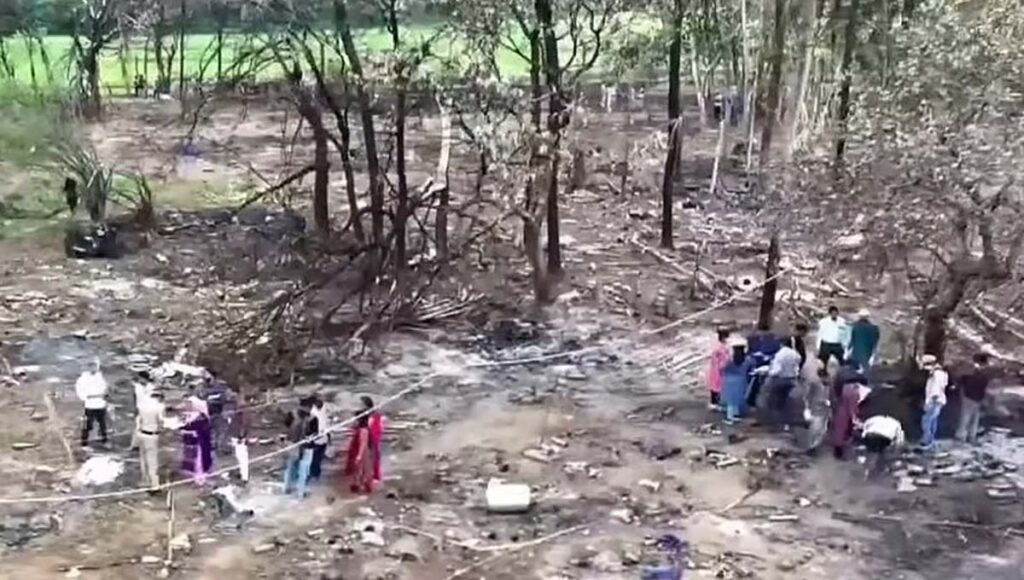 മുണ്ടത്തിക്കോട് വെട്ടിക്കെട്ടുപുര അപകടം; ഇന്നത്തെ പരിശോധനയിലും ശരീരഭാഗങ്ങള്‍ കണ്ടെത്തി