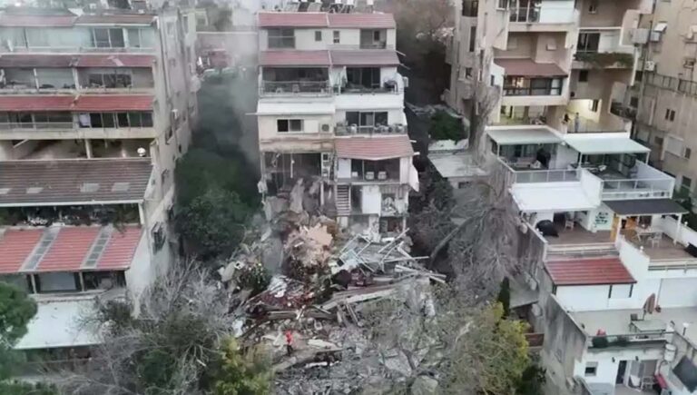 ഇസ്രായേലിലെ ജനവാസ കേന്ദ്രങ്ങൾക്ക് നേരെ ഇറാന്റെ മിസൈൽ ആക്രമണം