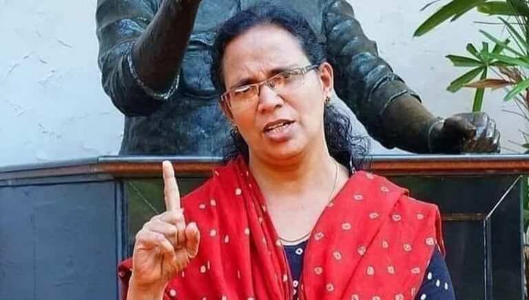 കെകെ രമയുടെ മുന്‍ പേഴ്‌സണല്‍ സ്റ്റാഫ് അംഗത്തിന് പടക്കം പൊട്ടി പരിക്ക്; ബോംബെന്ന് പ്രചാരണം